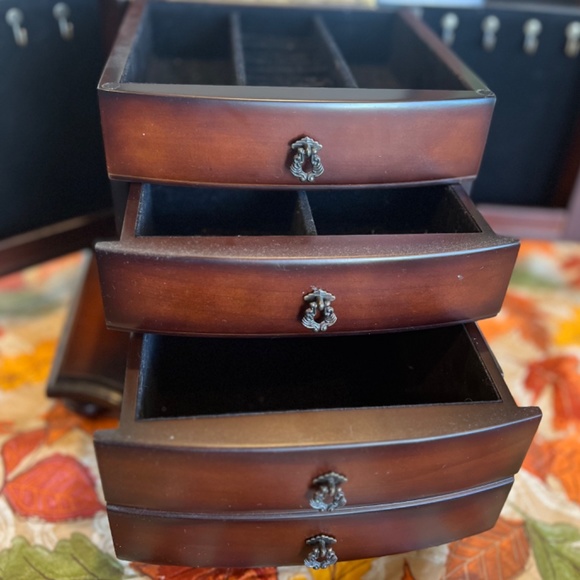 Vintage Mahogany Jewelry Box - Picture 2 of 9